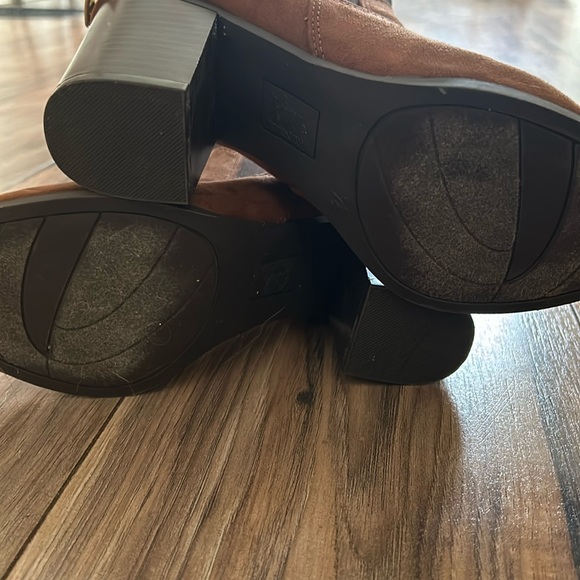 Back zip booties - Picture 2 of 5